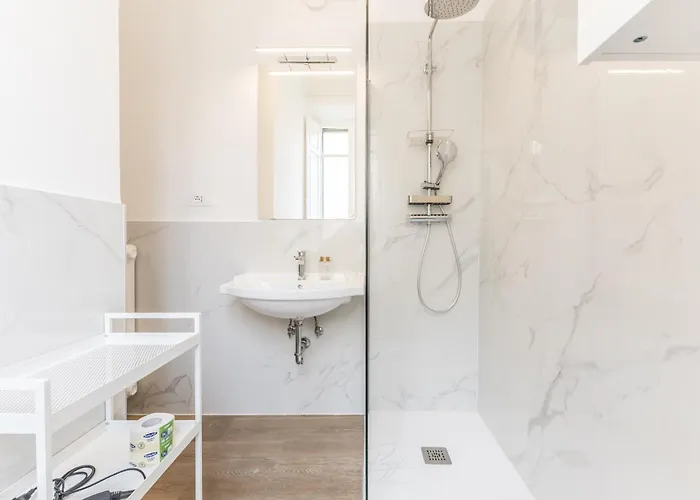 Elegant 3-bedroom Near The Metro Rom