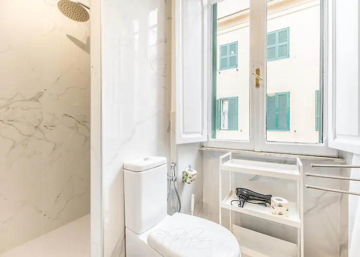Elegant 3-bedroom Near The Metro Apartment
