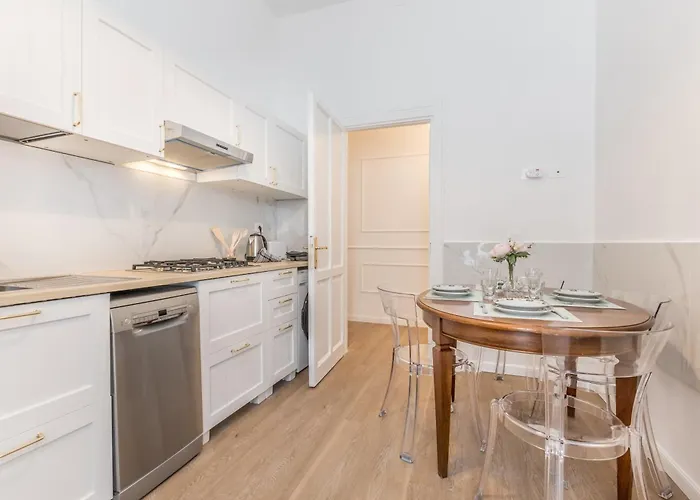 Elegant 3-bedroom Near The Metro Apartment