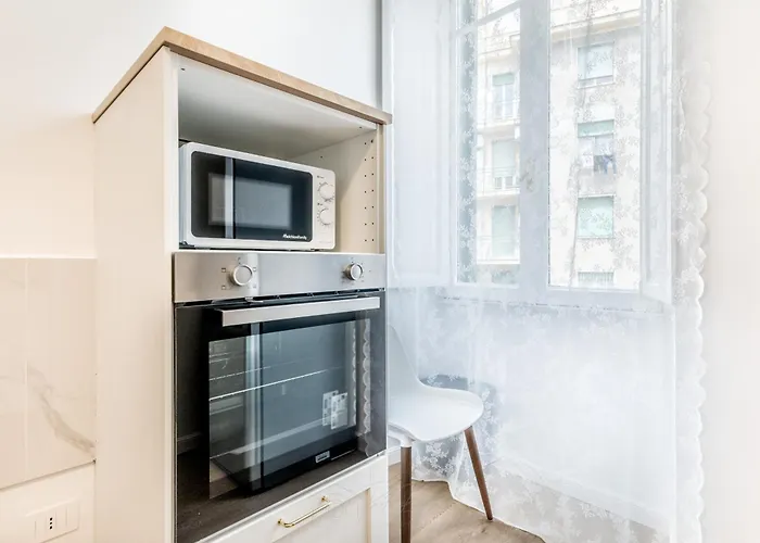 Apartment Elegant 3-bedroom Near The Metro