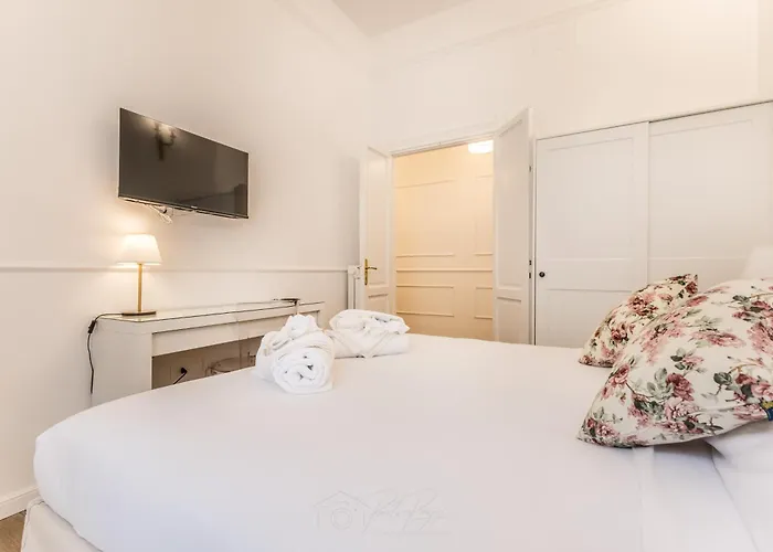 Elegant 3-bedroom Near The Metro Rom