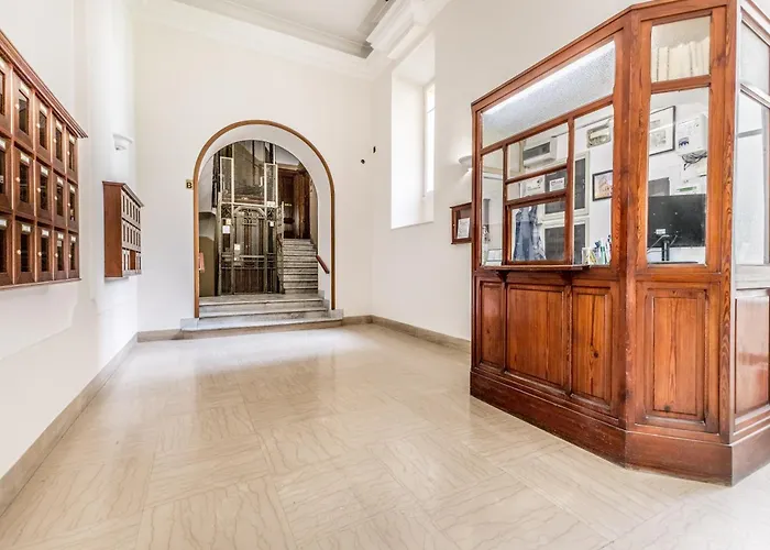 Apartment Elegant 3-bedroom Near The Metro *